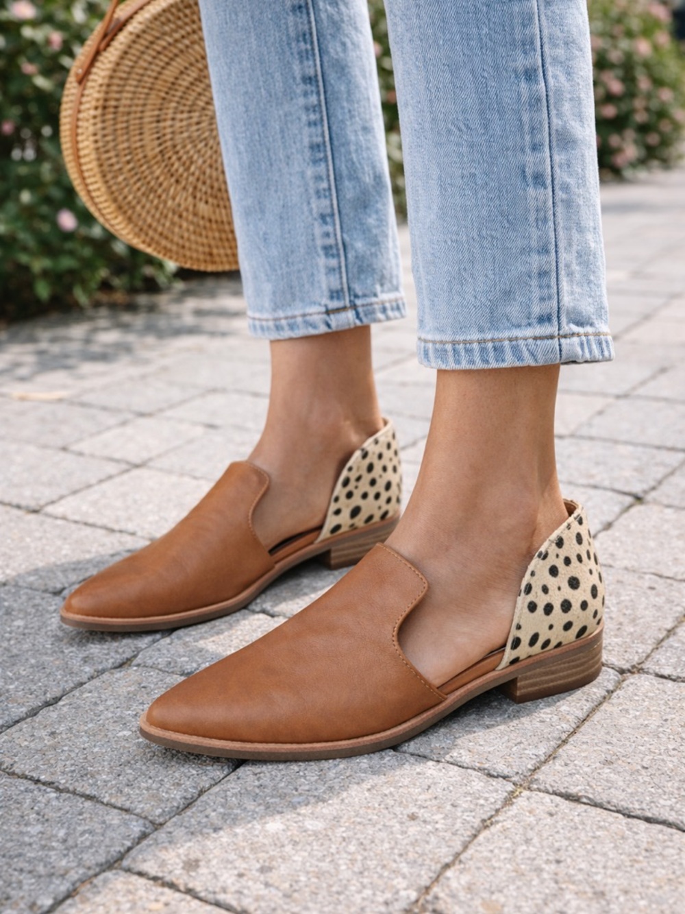 Dolce Vita Tan Mule Flats Pointed Toe Calf Hair Back Slip On 6.5 - Picture 2 of 9